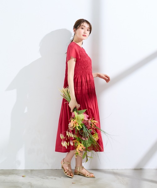 Rose Tiara（ローズティアラ）の「【人気のため追加】シャーリングマキシ丈ワンピース（ワンピース・レディース・レッド/ブラウン/ネイビー・46/42）」の17枚目の写真