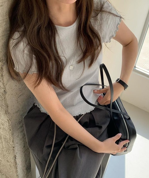 Chiina(チーナ)の「【Chiina】ミニマル半袖トップス(Tシャツ/カットソー・レディース・グレイッシュブルー/ブラック/ホワイト/グレー・FREE)」の8枚目の写真