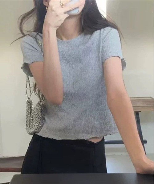 Chiina(チーナ)の「【Chiina】ミニマル半袖トップス(Tシャツ/カットソー・レディース・グレイッシュブルー/ブラック/ホワイト/グレー・FREE)」の11枚目の写真