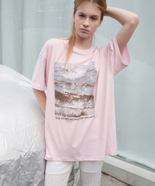 LEVAR(レバー)の「Moment Graphic T-shirt - Blush Pink(Tシャツ/カットソー・レディース・その他・FREE)」の1枚目の写真