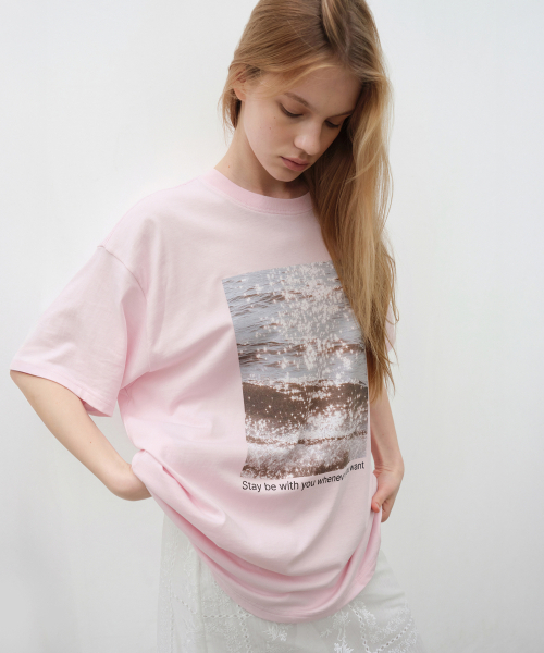 LEVAR(レバー)の「Moment Graphic T-shirt - Blush Pink(Tシャツ/カットソー・レディース・その他・FREE)」の2枚目の写真
