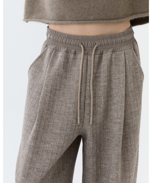 THEENDQUESTION(ジエンドクエスチョン)の「Knit tuck wide pants / BEIGE(その他パンツ・レディース・その他・FREE)」の9枚目の写真