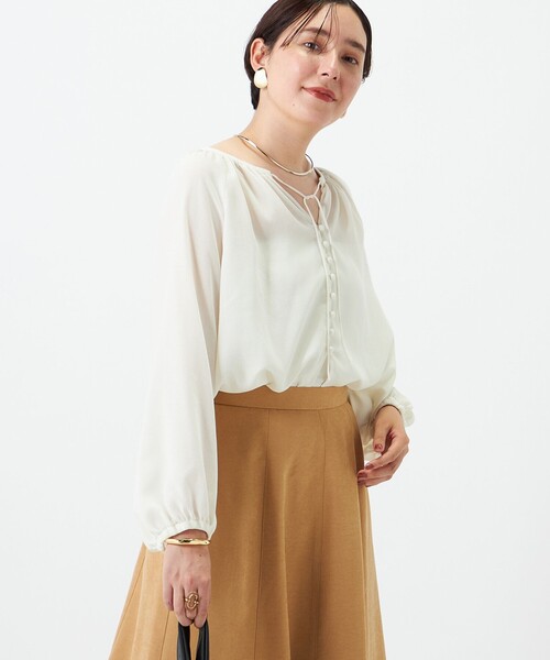 NOLLEY’S(ノーリーズ)の「ウォッシャブルエアリーギャザーネックブラウス(シャツ/ブラウス・レディース・オフホワイト・38)」の13枚目の写真