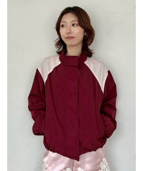LILY BROWN(リリーブラウン)の「フロントリボンウィンドブレーカー(ブルゾン・レディース・ネイビー/ライトベージュ/ボルドー/ブルー・F)」の1枚目の写真