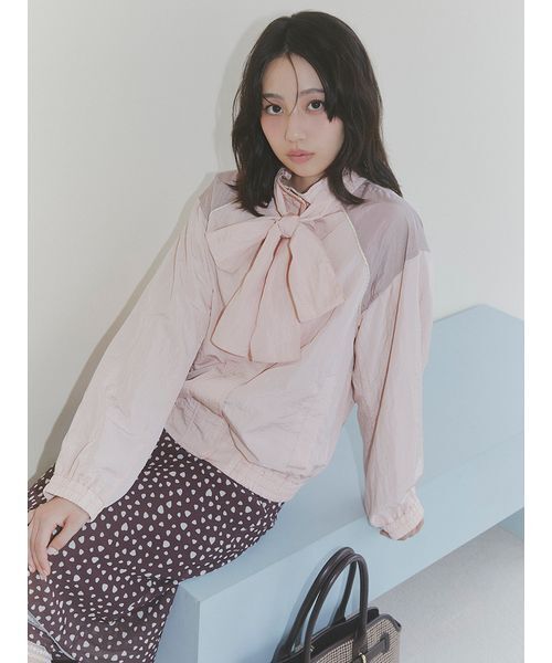 LILY BROWN(リリーブラウン)の「フロントリボンウィンドブレーカー(ブルゾン・レディース・ネイビー/ライトベージュ/ボルドー/ブルー・F)」の8枚目の写真
