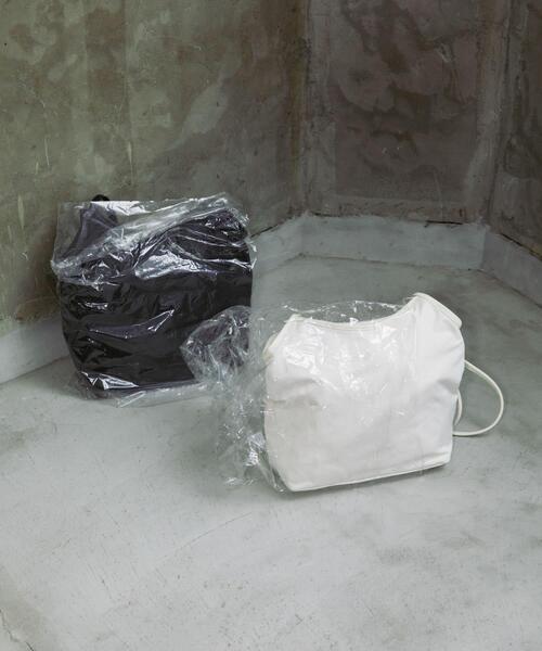 RODE SKO（ロデスコ）の「hun RODESKO　Dual pouch tote（トートバッグ・レディース・ブラック/ホワイト・-）」の11枚目の写真