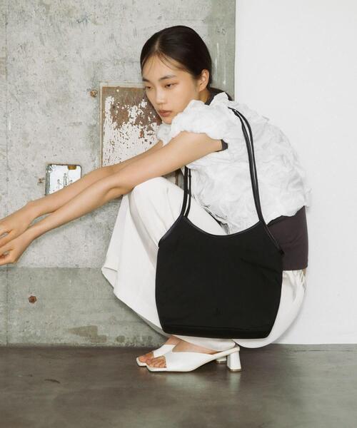 RODE SKO（ロデスコ）の「hun RODESKO　Dual pouch tote（トートバッグ・レディース・ブラック/ホワイト・-）」の14枚目の写真