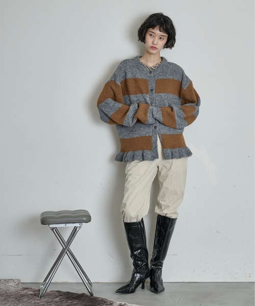 THE YOn（ザヨン）の「フリルヘムオーバーニットカーデ（カーディガン/ボレロ・レディース・アイボリー/ブラウン/グレー/ブラック・FREE）」の19枚目の写真