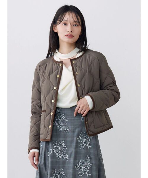 TONAL（トーナル）の「【TAIONコラボ】パイピングショートダウンコート（ダウンジャケット/コート・レディース・ネイビー/アイボリー/ブラウン・MEDIUM/SMALL）」の2枚目の写真