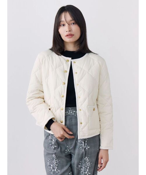 TONAL（トーナル）の「【TAIONコラボ】パイピングショートダウンコート（ダウンジャケット/コート・レディース・ネイビー/アイボリー/ブラウン・MEDIUM/SMALL）」の5枚目の写真