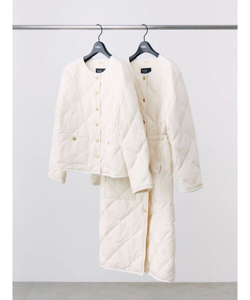 TONAL（トーナル）の「【TAIONコラボ】パイピングショートダウンコート（ダウンジャケット/コート・レディース・ネイビー/アイボリー/ブラウン・MEDIUM/SMALL）」の10枚目の写真