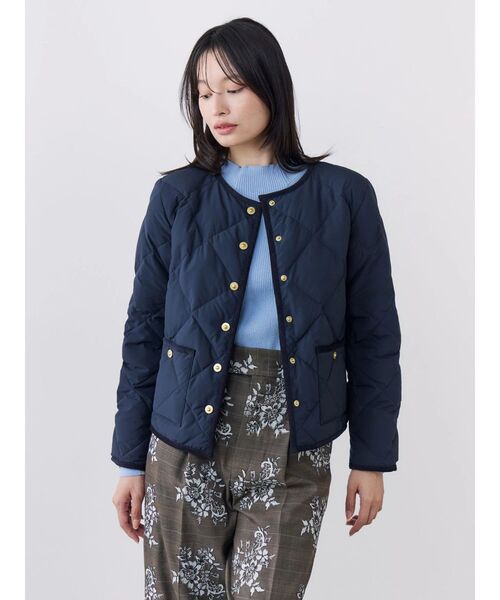 TONAL（トーナル）の「【TAIONコラボ】パイピングショートダウンコート（ダウンジャケット/コート・レディース・ネイビー/アイボリー/ブラウン・MEDIUM/SMALL）」の11枚目の写真