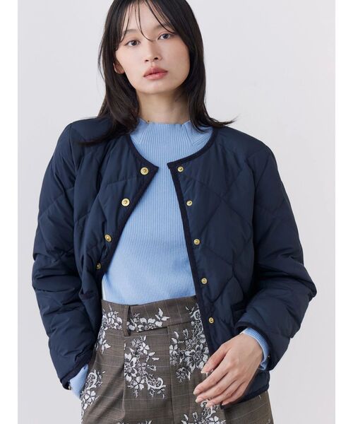 TONAL（トーナル）の「【TAIONコラボ】パイピングショートダウンコート（ダウンジャケット/コート・レディース・ネイビー/アイボリー/ブラウン・MEDIUM/SMALL）」の13枚目の写真