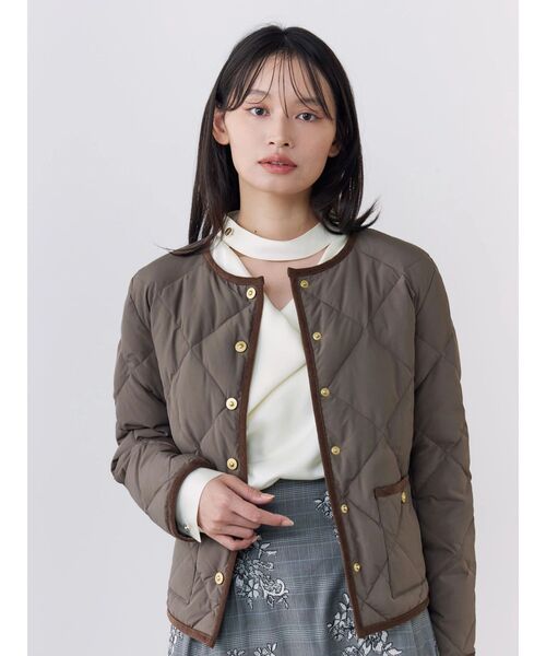 TONAL（トーナル）の「【TAIONコラボ】パイピングショートダウンコート（ダウンジャケット/コート・レディース・ネイビー/アイボリー/ブラウン・MEDIUM/SMALL）」の21枚目の写真