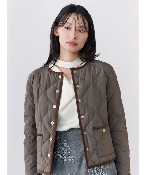 TONAL（トーナル）の「【TAIONコラボ】パイピングショートダウンコート（ダウンジャケット/コート・レディース・ネイビー/アイボリー/ブラウン・MEDIUM/SMALL）」の22枚目の写真
