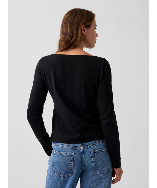 GAP(ギャップ)の「クロップド ボートネックTシャツ(Tシャツ/カットソー・レディース・ホワイト/ネイビー/ブラック・XS/S/M/L/XL/XXS)」の8枚目の写真
