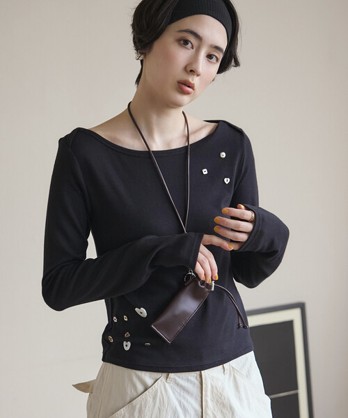 Firsthand(ファーストハンド)の「Firsthand/ファーストハンド メニーボタン コットンモダール ロングスリーブ カットソー【限定展開】(Tシャツ/カットソー・レディース・ホワイト/サックスブルー/ブラック・フリ-)」の2枚目の写真
