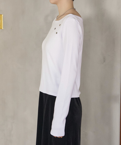 Firsthand(ファーストハンド)の「Firsthand/ファーストハンド メニーボタン コットンモダール ロングスリーブ カットソー【限定展開】(Tシャツ/カットソー・レディース・ホワイト/サックスブルー/ブラック・フリ-)」の18枚目の写真