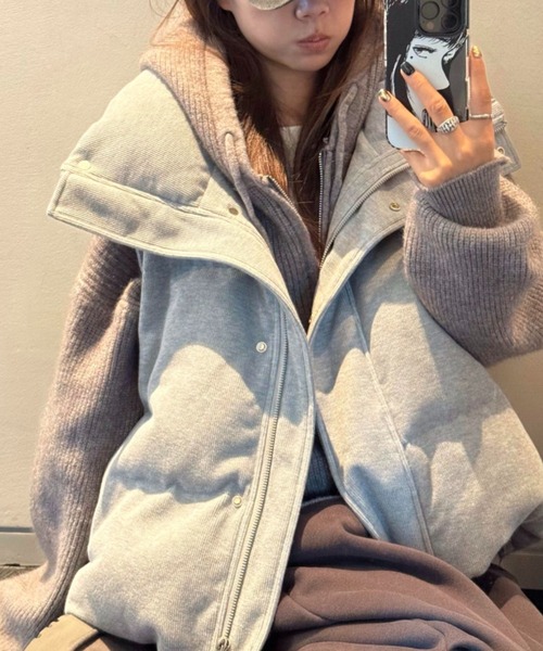 LUCPY(ラクピー)の「ボリューム中綿ベスト(ベスト・レディース・ホワイト/ブラック/ブラウン/グレー・SMALL/MEDIUM/LARGE/X-LARGE)」の3枚目の写真