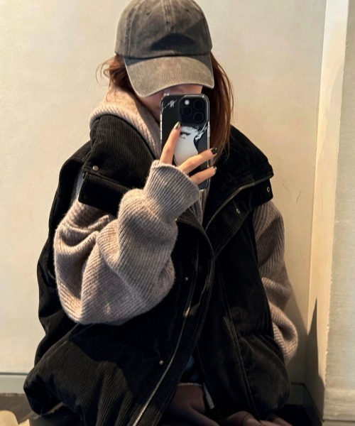 LUCPY(ラクピー)の「ボリューム中綿ベスト(ベスト・レディース・ホワイト/ブラック/ブラウン/グレー・SMALL/MEDIUM/LARGE/X-LARGE)」の2枚目の写真