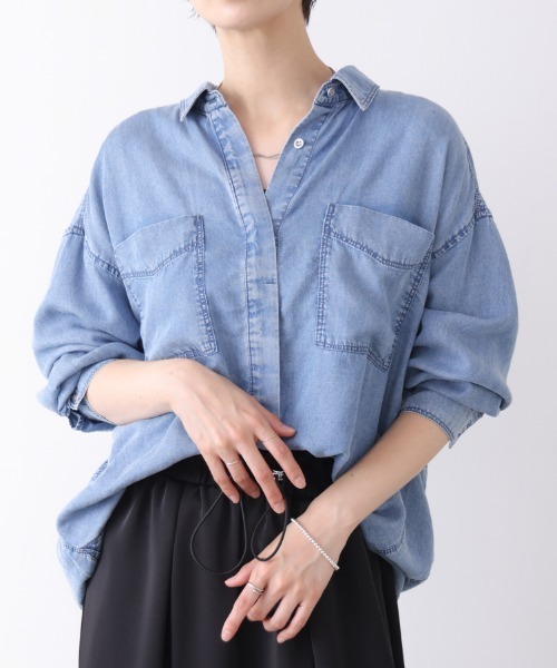 Bou Jeloud(ブージュルード)の「パウダーシルクデニムブラウス(シャツ/ブラウス・レディース・グレー/サックスブルー・MEDIUM)」の2枚目の写真