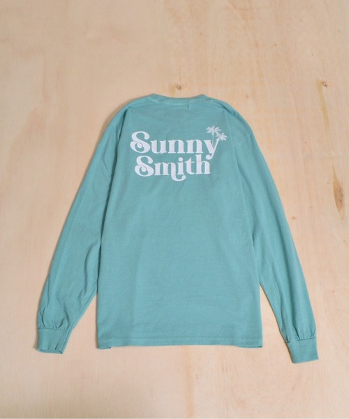 Sunny Smith(サニースミス)の「【SUNNY SMITH】SunnySmith フロントロゴ刺繍ピグメントロンT(Tシャツ/カットソー・メンズ・スミクロ/ホワイト/グリーン・LARGE/MEDIUM)」の1枚目の写真