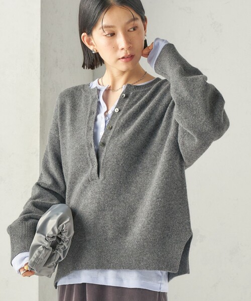 SHIPS(シップス)の「〈手洗い可能〉ウール カシミヤ 2WAY ヘンリーネック プルオーバー(ニット/セーター・レディース・ライトブルー/ネイビー/ブラウン/オフホワイト/グレー/クリーム・ONE SIZE)」の3枚目の写真