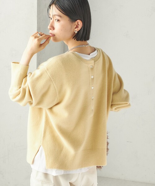 SHIPS(シップス)の「〈手洗い可能〉ウール カシミヤ 2WAY ヘンリーネック プルオーバー(ニット/セーター・レディース・ライトブルー/ネイビー/ブラウン/オフホワイト/グレー/クリーム・ONE SIZE)」の5枚目の写真