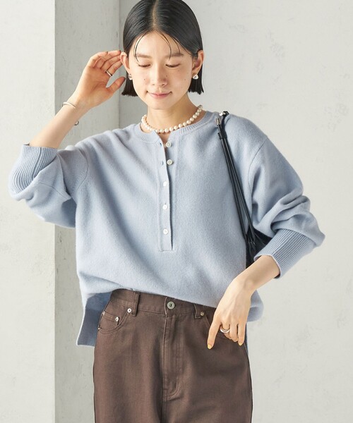 SHIPS(シップス)の「〈手洗い可能〉ウール カシミヤ 2WAY ヘンリーネック プルオーバー(ニット/セーター・レディース・ライトブルー/ネイビー/ブラウン/オフホワイト/グレー/クリーム・ONE SIZE)」の21枚目の写真