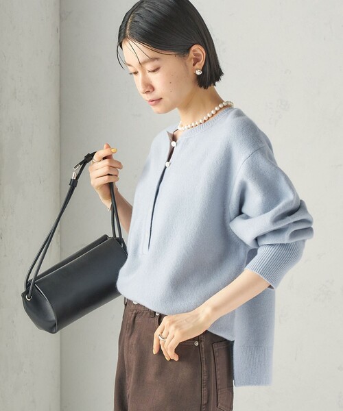 SHIPS(シップス)の「〈手洗い可能〉ウール カシミヤ 2WAY ヘンリーネック プルオーバー(ニット/セーター・レディース・ライトブルー/ネイビー/ブラウン/オフホワイト/グレー/クリーム・ONE SIZE)」の22枚目の写真
