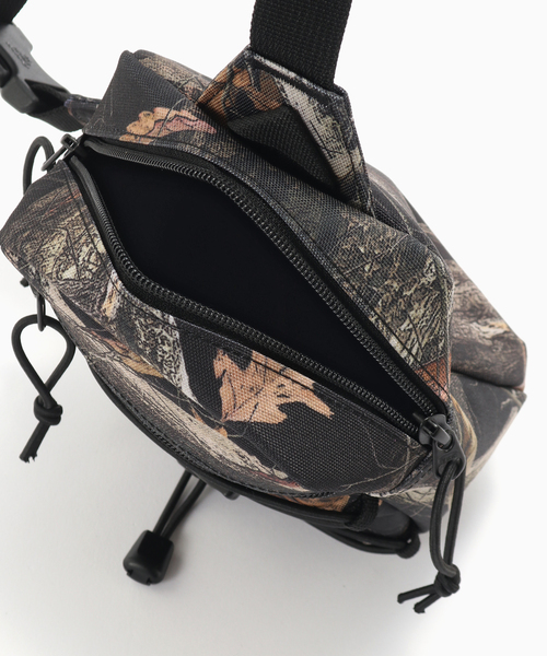 Carhartt WIP（カーハートダブリューアイピー）の「CARHARTT WIP / カーハート ダブリューアイピー Kickflip Shoulder Bag（ショルダーバッグ・メンズ・ブラック・FREE）」の5枚目の写真