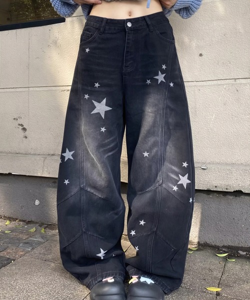 HAILY(ヘイリー)の「スターデザインワイドデニムパンツ(デニムパンツ・レディース・ブラック/ブルー・S/M/L)」の1枚目の写真