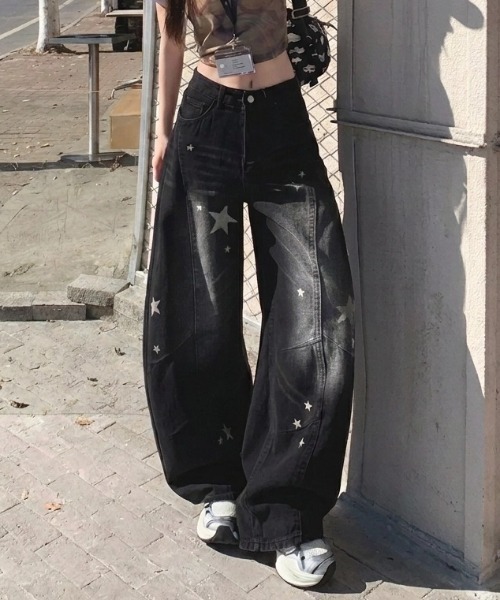 HAILY(ヘイリー)の「スターデザインワイドデニムパンツ(デニムパンツ・レディース・ブラック/ブルー・S/M/L)」の5枚目の写真