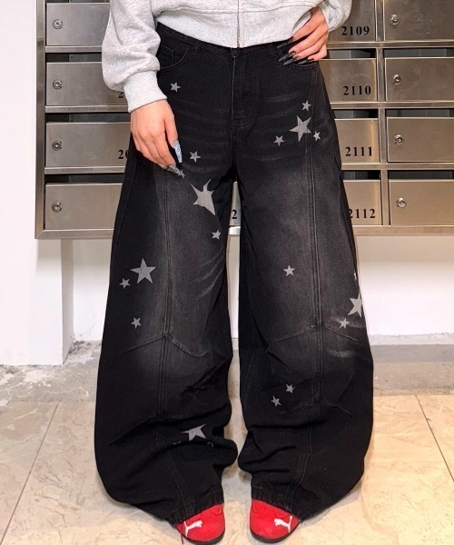 HAILY(ヘイリー)の「スターデザインワイドデニムパンツ(デニムパンツ・レディース・ブラック/ブルー・S/M/L)」の15枚目の写真