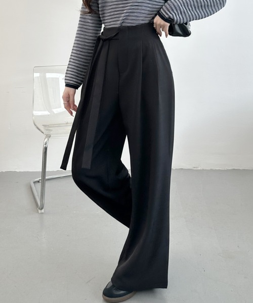 Ada.（エイダ）の「ウエスト リボン タック パンツ（その他パンツ・レディース・ベージュ/ブラック/グレー・LARGE/MEDIUM）」の2枚目の写真