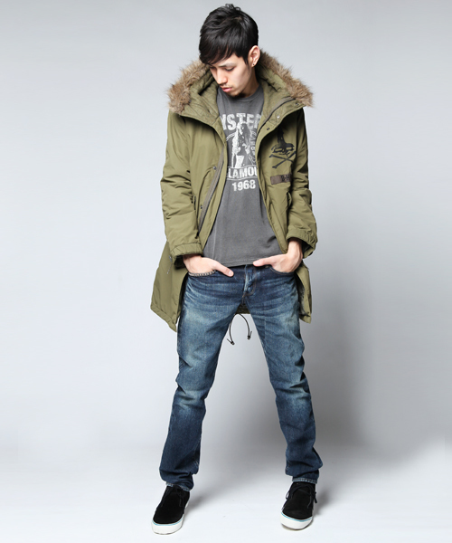 HYSTERIC GLAMOUR（ヒステリックグラマー）の「DEEP BLUE加工デニムスリムストレートPT（デニムパンツ・メンズ・インディゴブルー・28inch/30inch/32inch/34inch）」の2枚目の写真