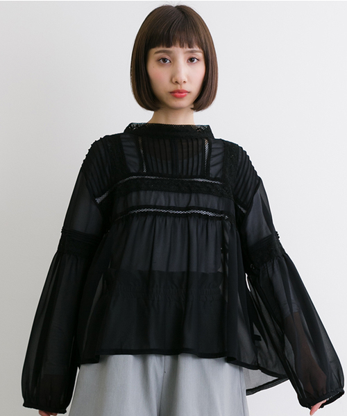 MERLOT（メルロー）の「ピンタックレーステープブラウス4911（シャツ/ブラウス・レディース・ピンク/オフホワイト/ブラック・FREE）」の2枚目の写真