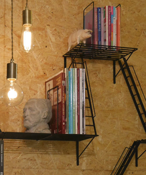 WEST VILLAGE TOKYO(ウェストビレッジトーキョー)の「FIRE ESCAPE Roof(L)(インテリアアクセサリー)」|ブラック