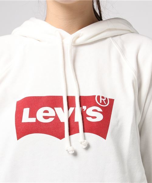 Levi's（リーバイス）の「【Levi's】グラフィックロゴパーカー（パーカー・レディース・ホワイト・MEDIUM/SMALL）」の3枚目の写真