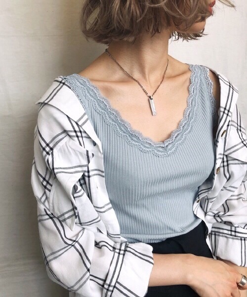 PAGEBOY(ページボーイ)の「オープンカラー3WAYブラウス(シャツ/ブラウス・レディース・オフホワイト/ブラック×ホワイト/カーキ/ブラック系その他・FREE)」の4枚目の写真