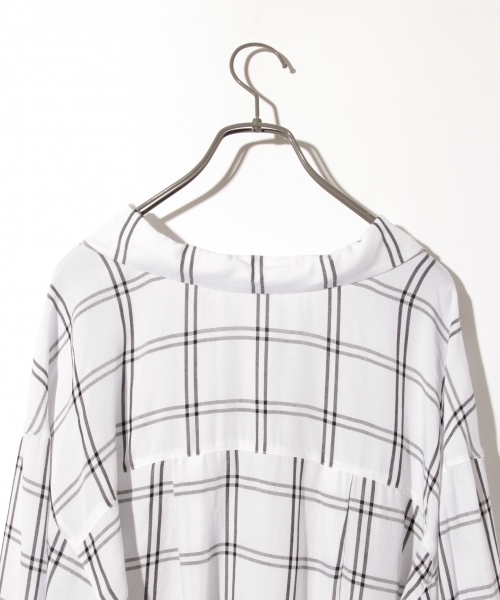 PAGEBOY(ページボーイ)の「オープンカラー3WAYブラウス(シャツ/ブラウス・レディース・オフホワイト/ブラック×ホワイト/カーキ/ブラック系その他・FREE)」の20枚目の写真