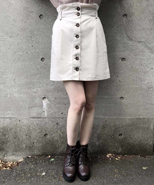 one after another NICE CLAUP（ワンアフターアナザーナイスクラップ）の「前ボタンミニスカート（スカート・レディース・ブラック/ベージュ/アイボリー/グレー系その他・FREE）」の2枚目の写真