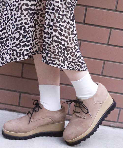 WEGO(ウィゴー)の「WEGO/コンビ厚底シューズ(ドレスシューズ・レディース・ブラック/ベージュ/ブラック系その他・MEDIUM/LARGE)」の3枚目の写真