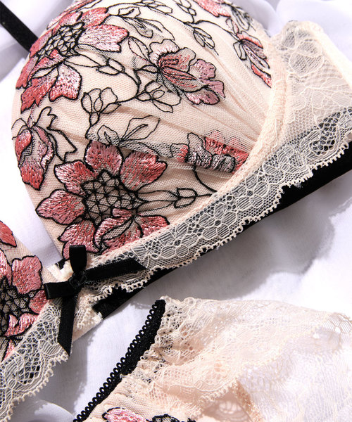 classicalelf（クラシカルエルフ）の「ワイヤーあり エレガントなフラワー刺繍ブラ＆ショーツセット(3/4カップ)（ブラ&ショーツ・レディース・ピンク/ホワイト・F75/E80/C75/B80/F85/E75/E70/B75/B70/D70/C70/D80/A75/F80/D75/C80/A70/G85/G90）」の4枚目の写真