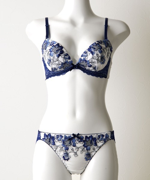 classicalelf（クラシカルエルフ）の「ワイヤーあり エレガントなフラワー刺繍ブラ＆ショーツセット(3/4カップ)（ブラ&ショーツ・レディース・ピンク/ホワイト・F75/E80/C75/B80/F85/E75/E70/B75/B70/D70/C70/D80/A75/F80/D75/C80/A70/G85/G90）」の10枚目の写真