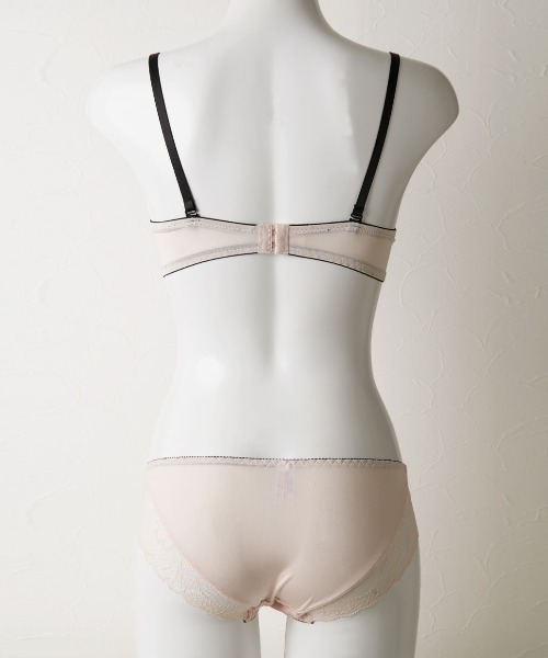 classicalelf（クラシカルエルフ）の「ワイヤーあり エレガントなフラワー刺繍ブラ＆ショーツセット(3/4カップ)（ブラ&ショーツ・レディース・ピンク/ホワイト・F75/E80/C75/B80/F85/E75/E70/B75/B70/D70/C70/D80/A75/F80/D75/C80/A70/G85/G90）」の9枚目の写真