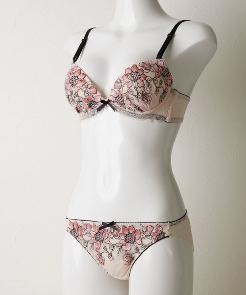 classicalelf（クラシカルエルフ）の「ワイヤーあり エレガントなフラワー刺繍ブラ＆ショーツセット(3/4カップ)（ブラ&ショーツ・レディース・ピンク/ホワイト・F75/E80/C75/B80/F85/E75/E70/B75/B70/D70/C70/D80/A75/F80/D75/C80/A70/G85/G90）」の12枚目の写真