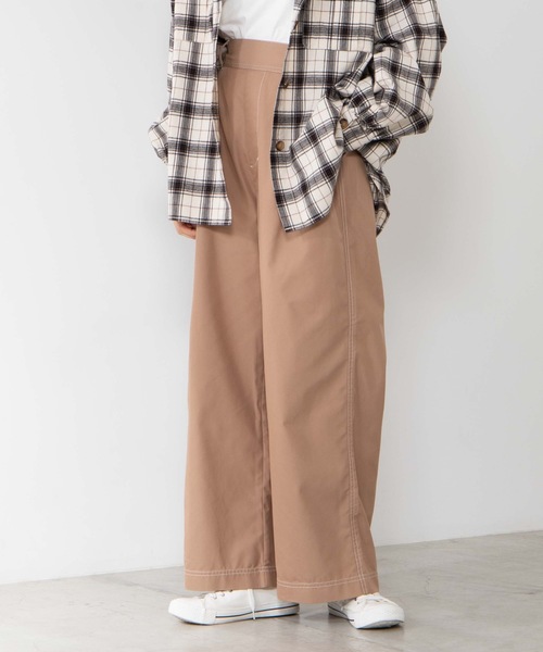 WEGO（ウィゴー）の「WEGO/チノタックストレートワイドパンツ（チノパンツ・レディース・ライトブラウン/カーキ/ベージュ/ブラック・MEDIUM/SMALL/X-SMALL/LARGE）」の4枚目の写真