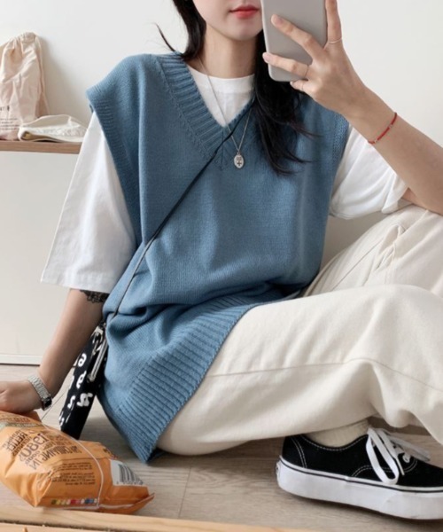 by muni:r（バイ ムニール）の「シーズン　ユニセックス ベスト オーバーシルエット　二ット（ベスト・レディース・ブラック/ベージュ/ブルー/グリーン・FREE）」の4枚目の写真