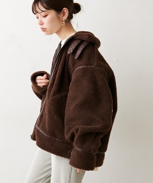 natural couture(ナチュラルクチュール)の「ボアオーバーサイズフライトジャケット(その他アウター・レディース・ブラック/ベージュ/ブラウン/アイボリー・FREE)」の3枚目の写真